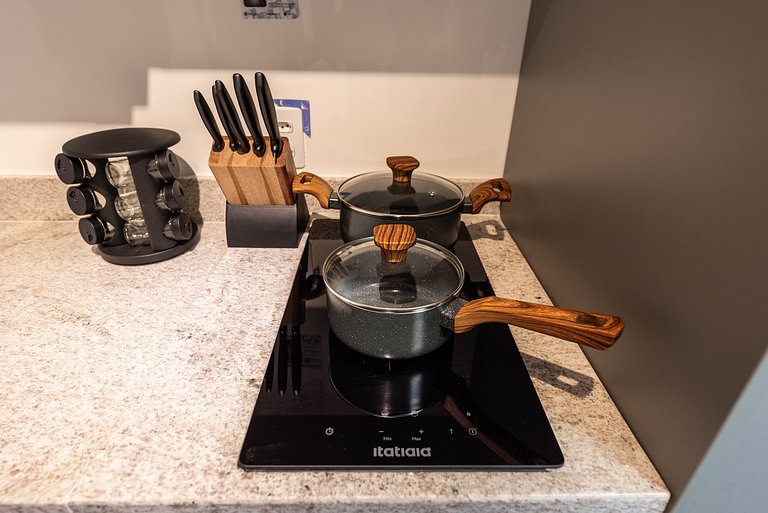 Lindo Estúdio com A/C, Excelente localização