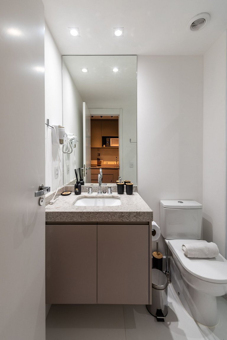 Lindo Estúdio com A/C, Excelente localização