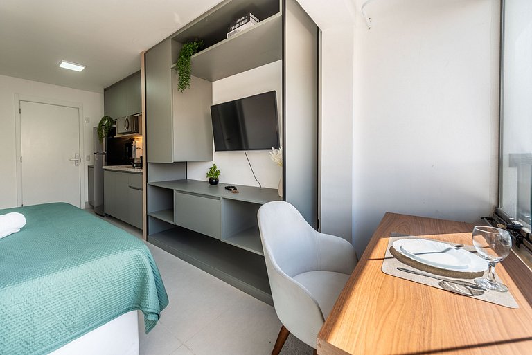 Studio porteira fechada a 50m do metrô: pronto para morar ou