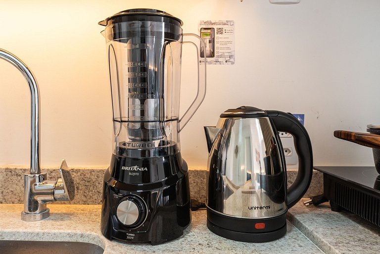 Studio porteira fechada a 50m do metrô: pronto para morar ou