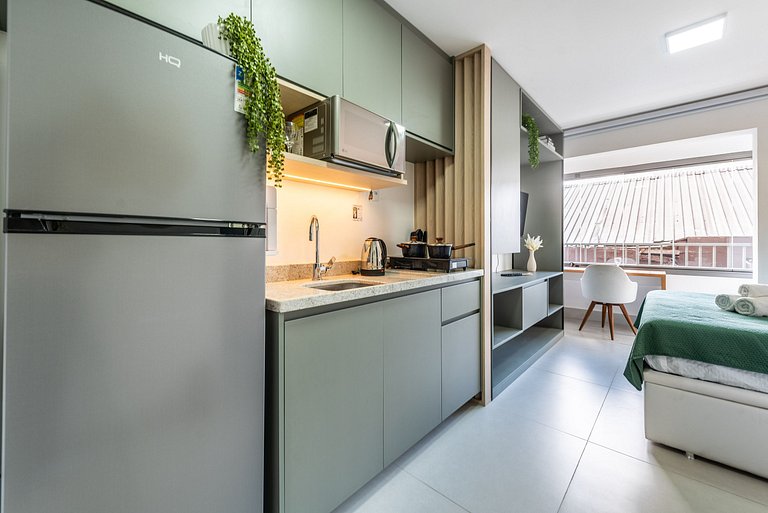 Studio porteira fechada a 50m do metrô: pronto para morar ou