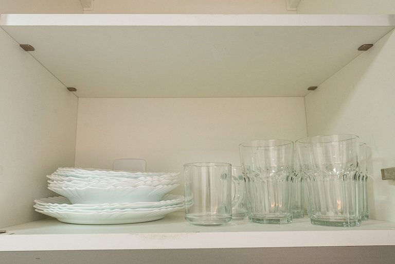 Studio porteira fechada a 50m do metrô: pronto para morar ou