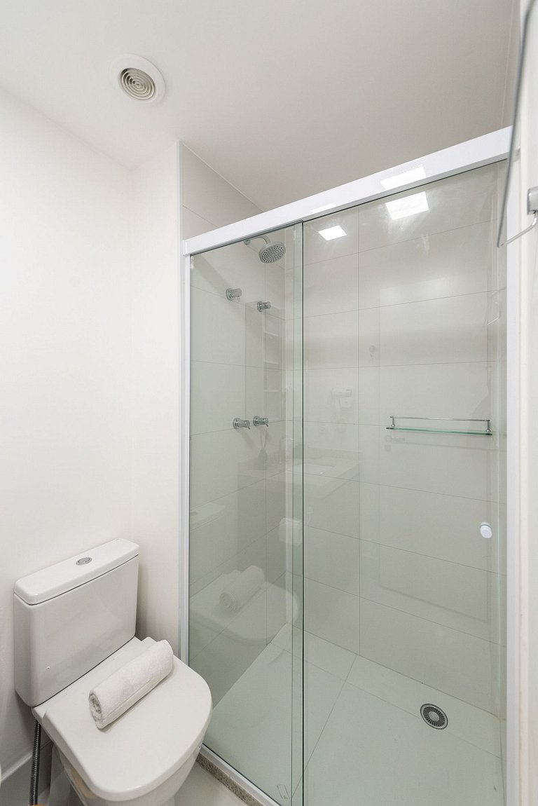 Studio porteira fechada a 50m do metrô: pronto para morar ou