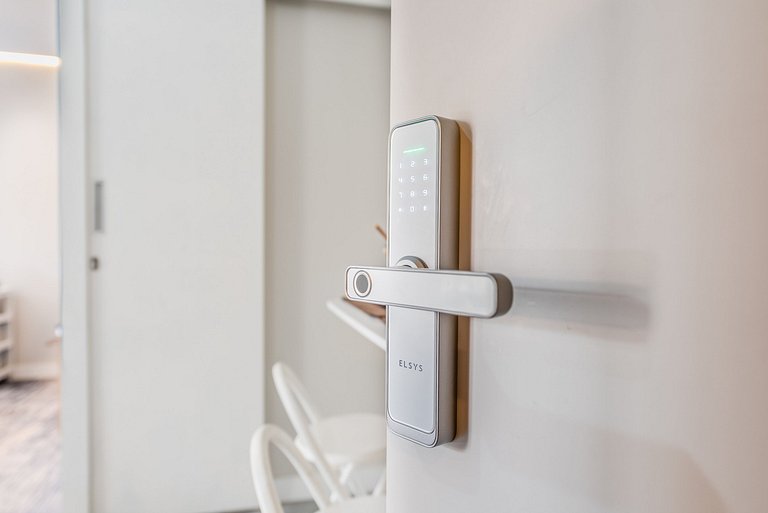 Ap Novinho c/ Varanda Garden e Telão - Aceita Pet