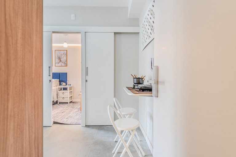 Ap Novinho c/ Varanda Garden e Telão - Aceita Pet