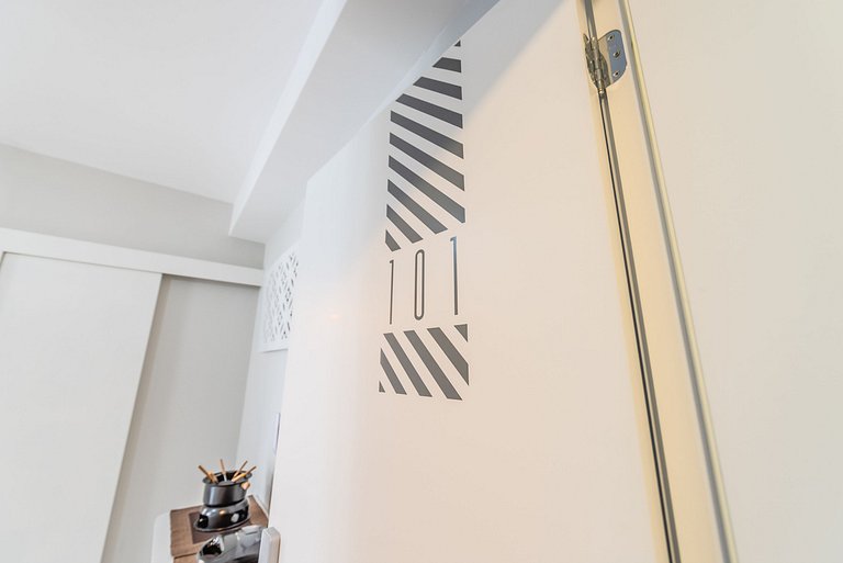 Ap Novinho c/ Varanda Garden e Telão - Aceita Pet