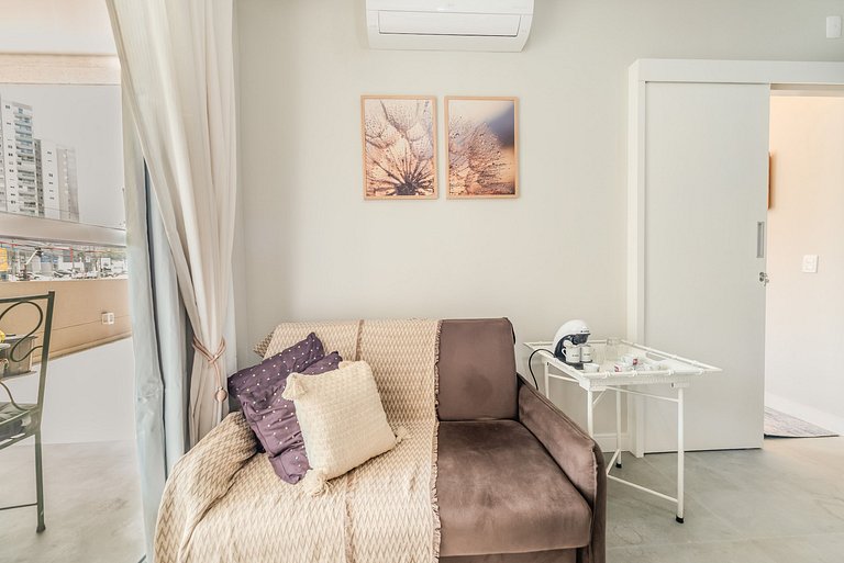 Ap Novinho c/ Varanda Garden e Telão - Aceita Pet