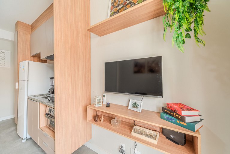 Ap Novinho c/ Varanda Garden e Telão - Aceita Pet