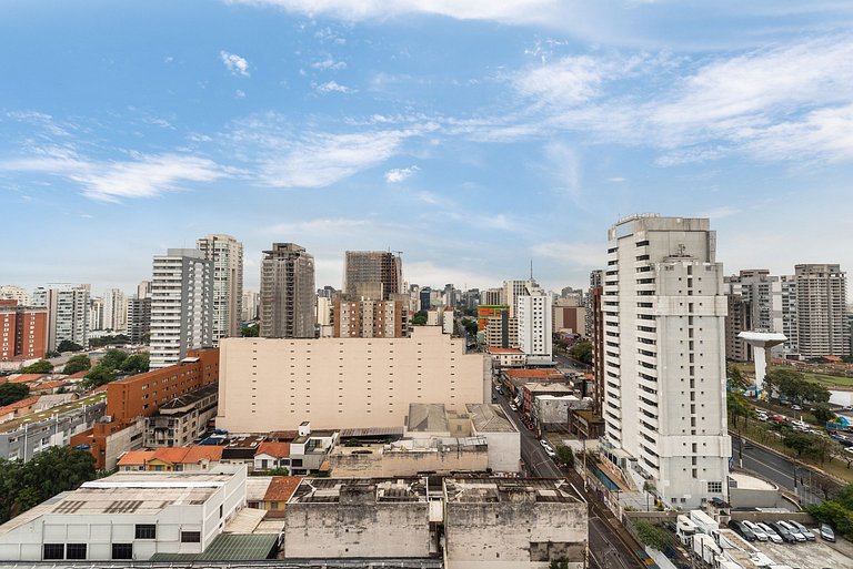 Muito Bem Localizado, Conforto Com Ar-Condicionado