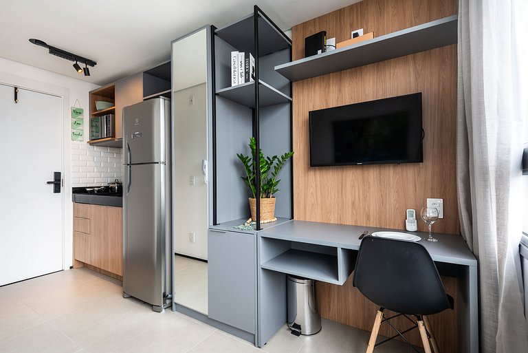 Muito Bem Localizado, Conforto Com Ar-Condicionado