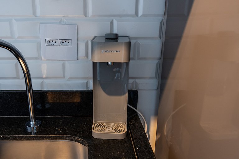 Muito Bem Localizado, Conforto Com Ar-Condicionado