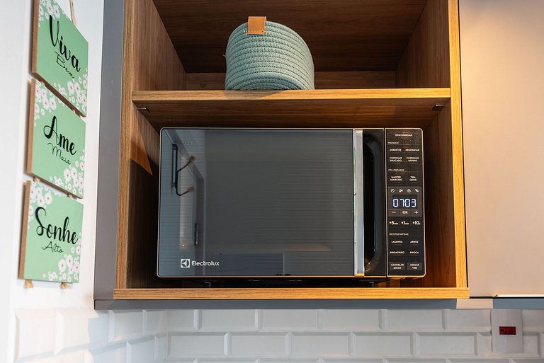 Muito Bem Localizado, Conforto Com Ar-Condicionado