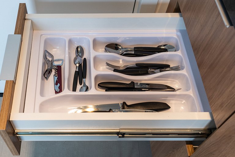 Muito Bem Localizado, Conforto Com Ar-Condicionado