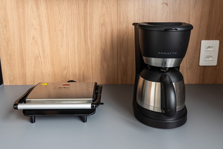 Muito Bem Localizado, Conforto Com Ar-Condicionado