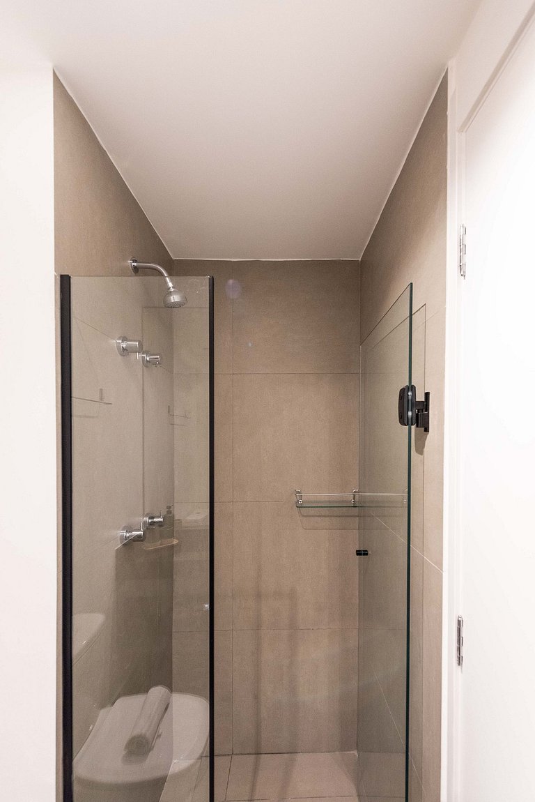 Muito Bem Localizado, Conforto Com Ar-Condicionado