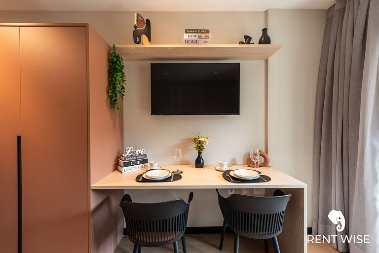 Studio Completo c/ Sofá-Cama e Prox. do Metrô!