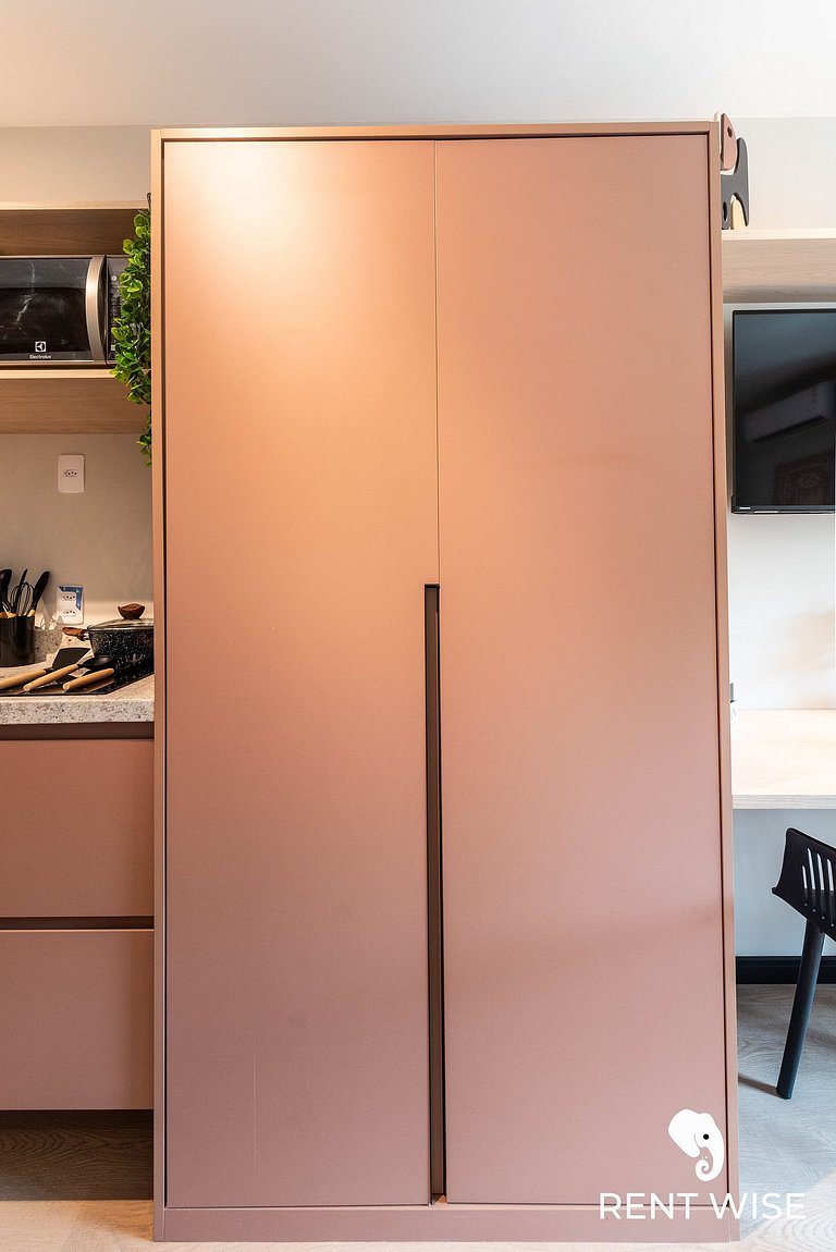 Studio Completo c/ Sofá-Cama e Prox. do Metrô!