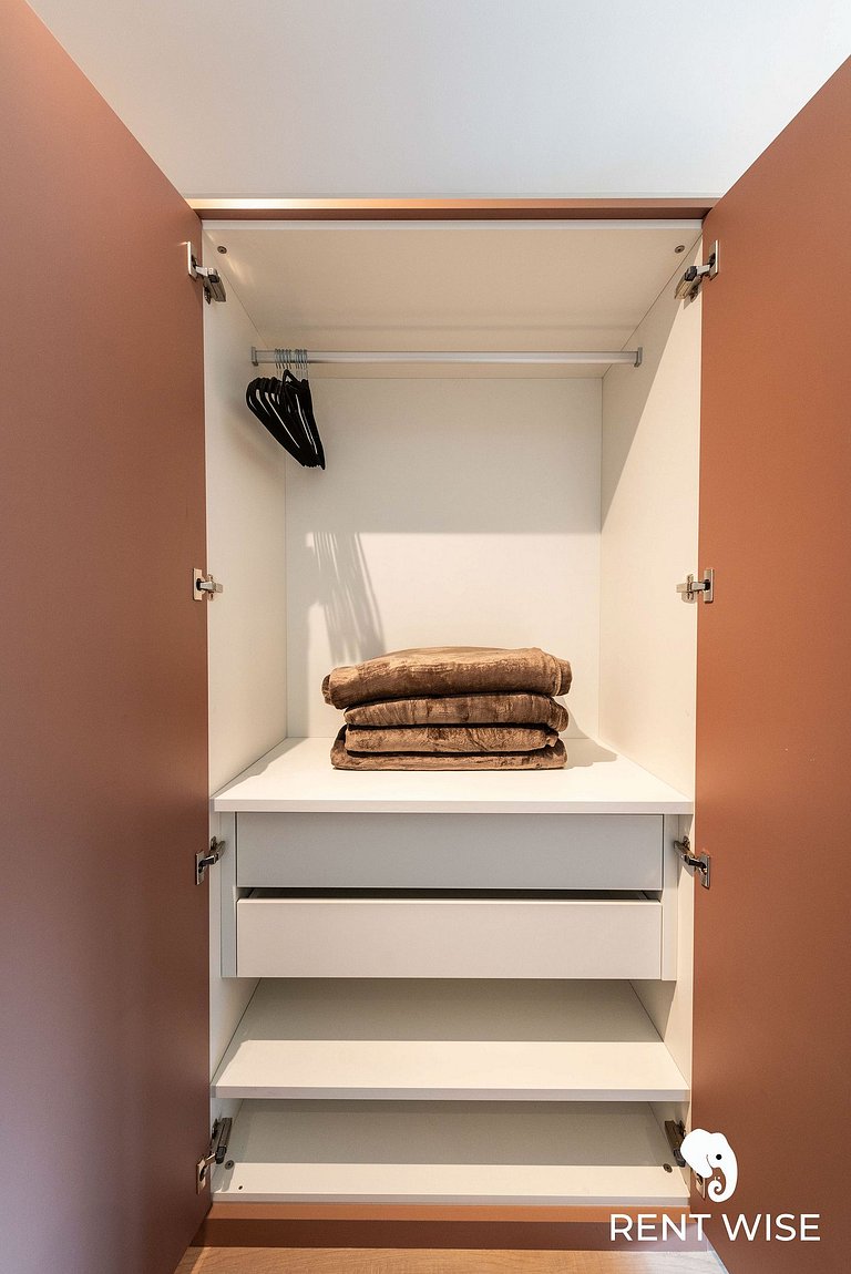 Studio Completo c/ Sofá-Cama e Prox. do Metrô!