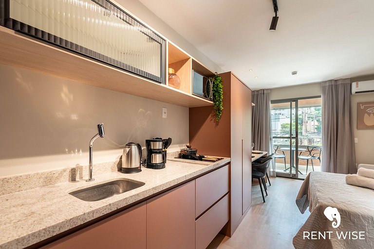 Studio Completo c/ Sofá-Cama e Prox. do Metrô!