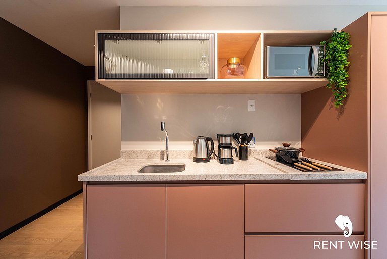 Studio Completo c/ Sofá-Cama e Prox. do Metrô!