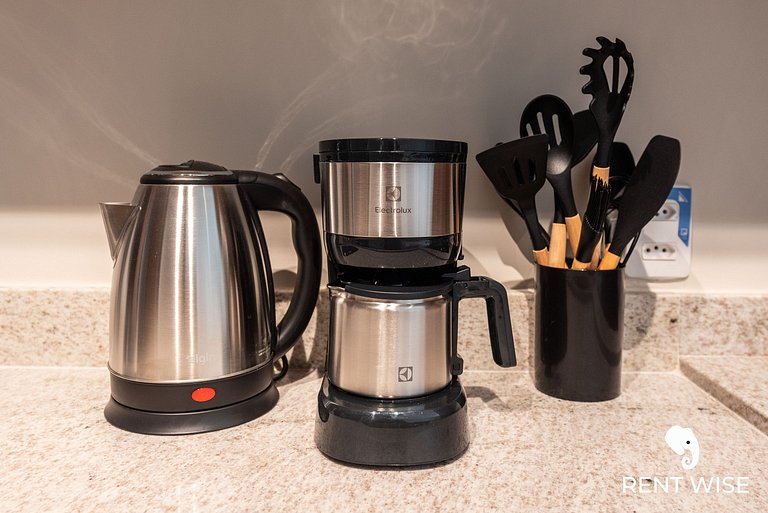 Studio Completo c/ Sofá-Cama e Prox. do Metrô!