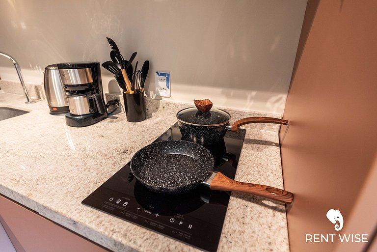 Studio Completo c/ Sofá-Cama e Prox. do Metrô!