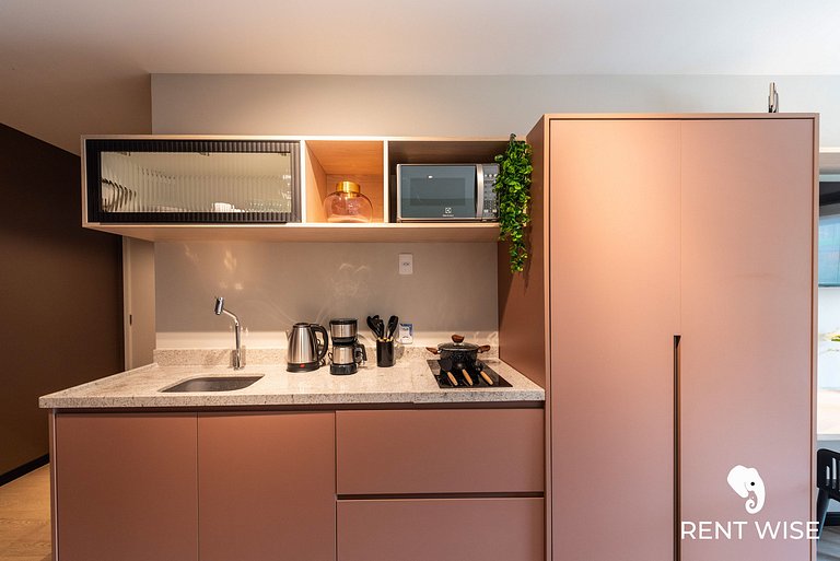 Studio Completo c/ Sofá-Cama e Prox. do Metrô!