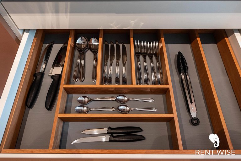 Studio Completo c/ Sofá-Cama e Prox. do Metrô!