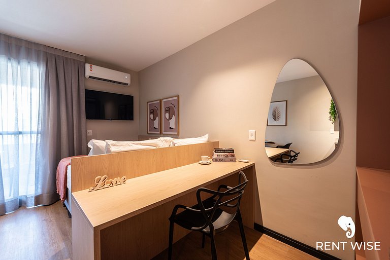 Studio Completo Recém Reformado e Prox. ao Metrô!