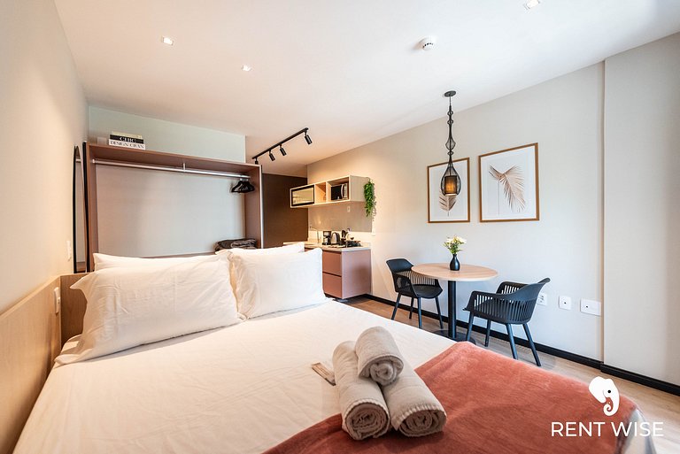 Studio Completo Recém Reformado e Prox. ao Metrô!