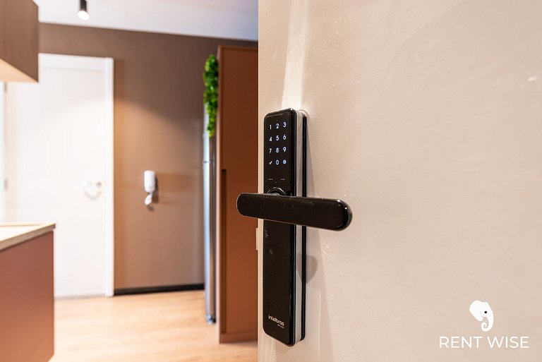 Studio Completo Recém Reformado e Prox. ao Metrô!