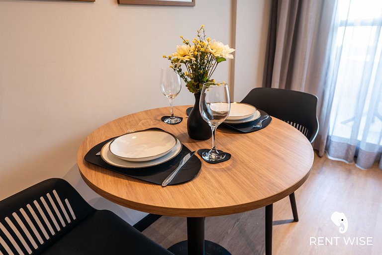 Studio Completo Recém Reformado e Prox. ao Metrô!