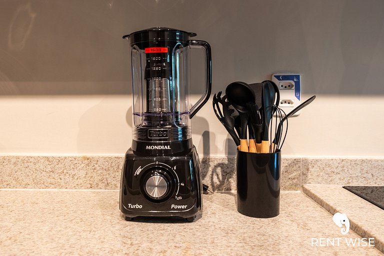 Studio Completo Recém Reformado e Prox. ao Metrô!