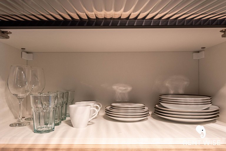 Studio Completo Recém Reformado e Prox. ao Metrô!