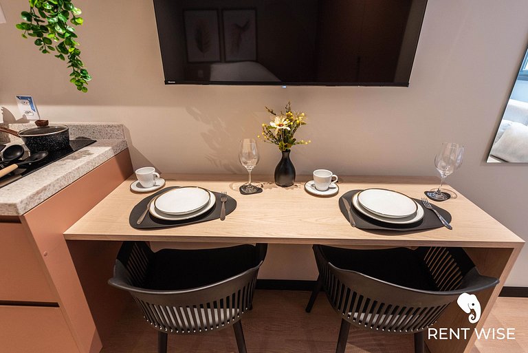 Studio Completo c/ Sofá-Cama e Prox. do Metrô!