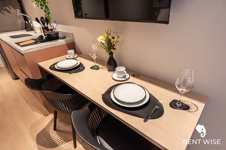 Studio Completo c/ Sofá-Cama e Prox. do Metrô!