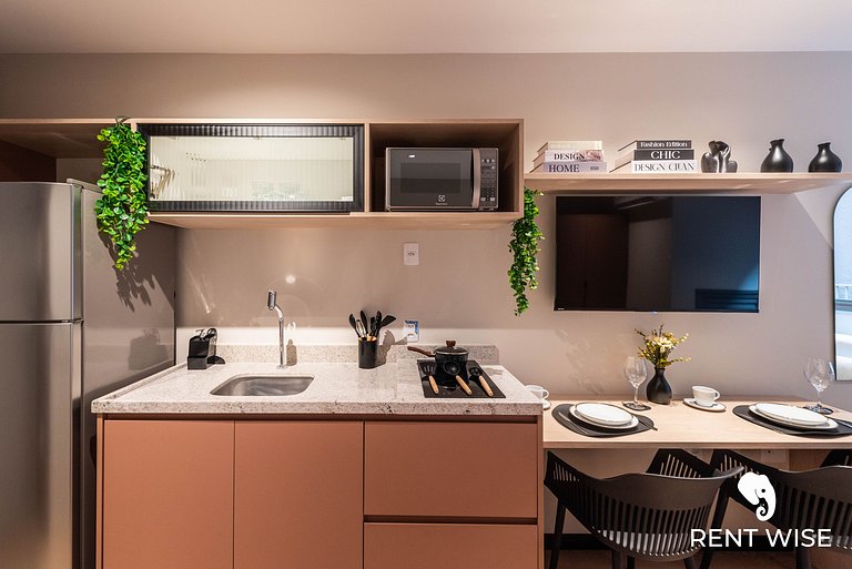 Studio Completo c/ Sofá-Cama e Prox. do Metrô!