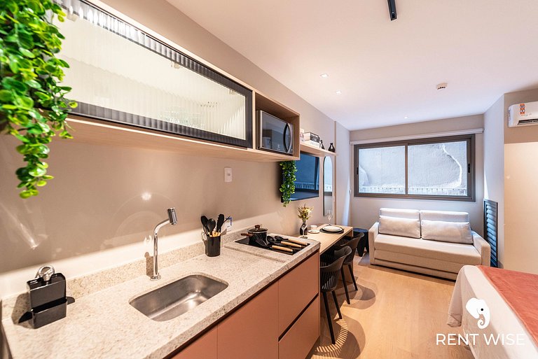 Studio Completo c/ Sofá-Cama e Prox. do Metrô!