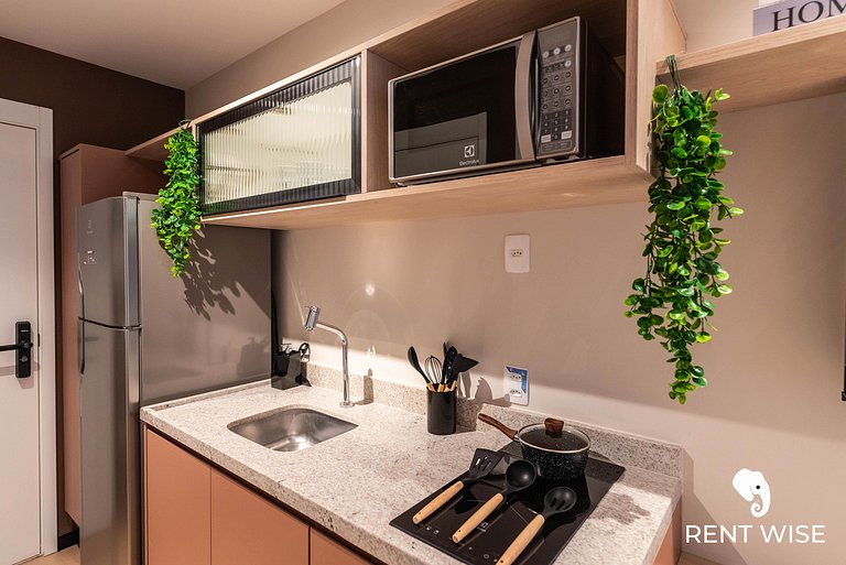 Studio Completo c/ Sofá-Cama e Prox. do Metrô!