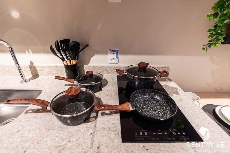 Studio Completo c/ Sofá-Cama e Prox. do Metrô!