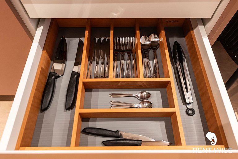 Studio Completo c/ Sofá-Cama e Prox. do Metrô!