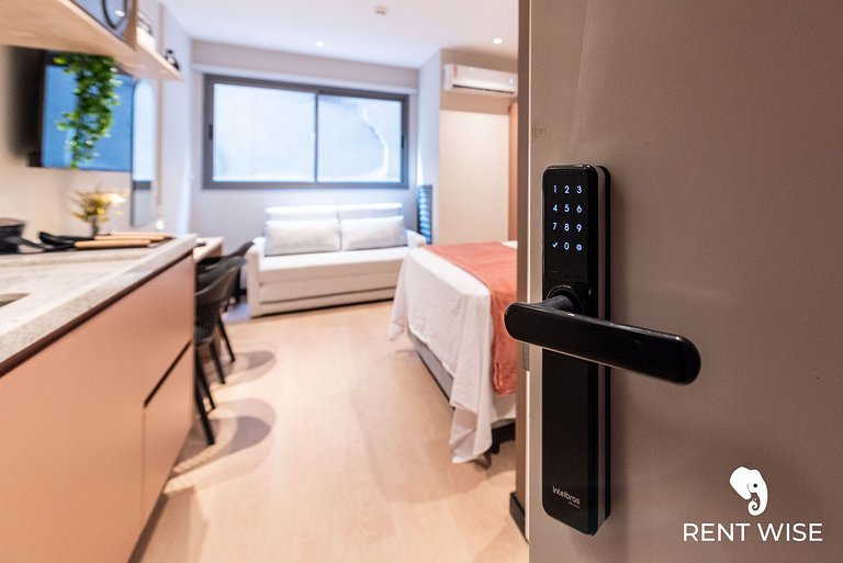 Studio Completo c/ Sofá-Cama e Prox. do Metrô!