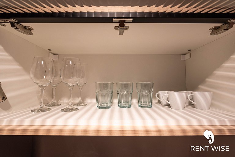 Studio Completo c/ Sofá-Cama e Prox. do Metrô!