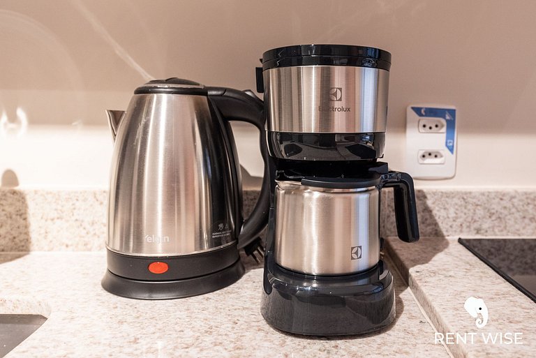 Studio Completo c/ Sofá-Cama e Prox. do Metrô!