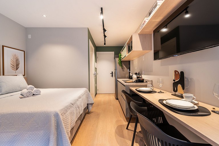 Studio Completo c/ Sofá-Cama e Prox. do Metrô!