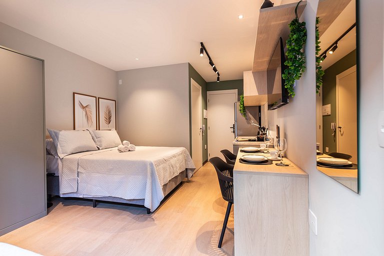 Studio Completo c/ Sofá-Cama e Prox. do Metrô!