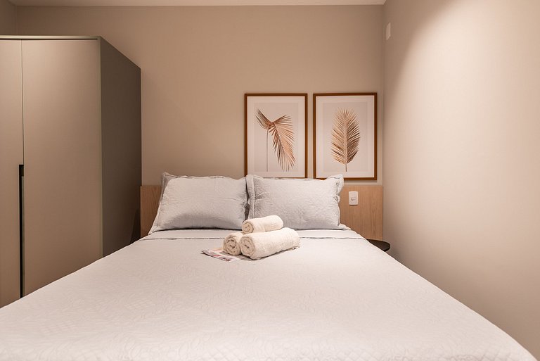 Studio Completo c/ Sofá-Cama e Prox. do Metrô!