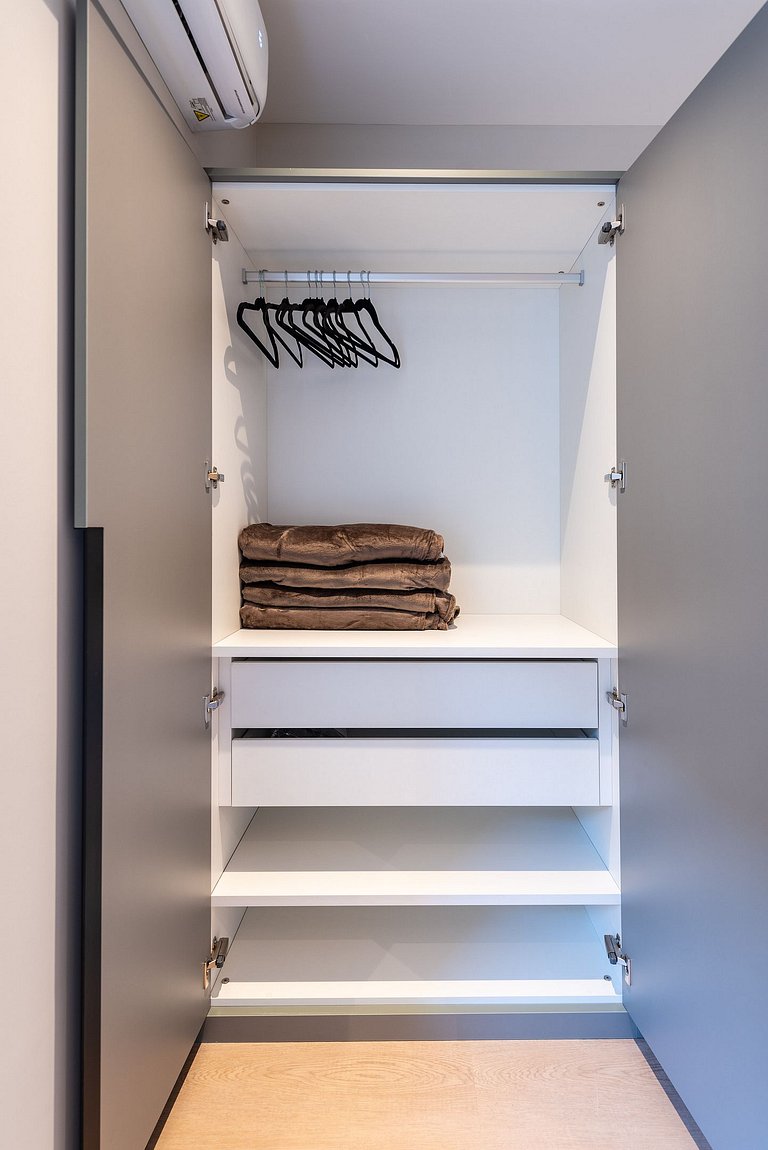 Studio Completo c/ Sofá-Cama e Prox. do Metrô!