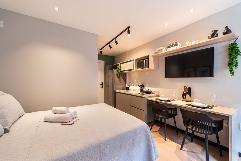 Studio Completo c/ Sofá-Cama e Prox. do Metrô!