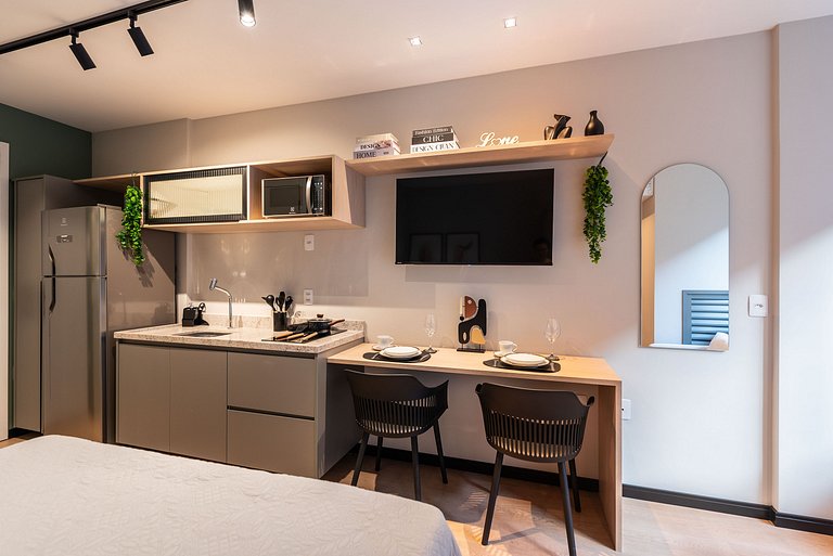 Studio Completo c/ Sofá-Cama e Prox. do Metrô!